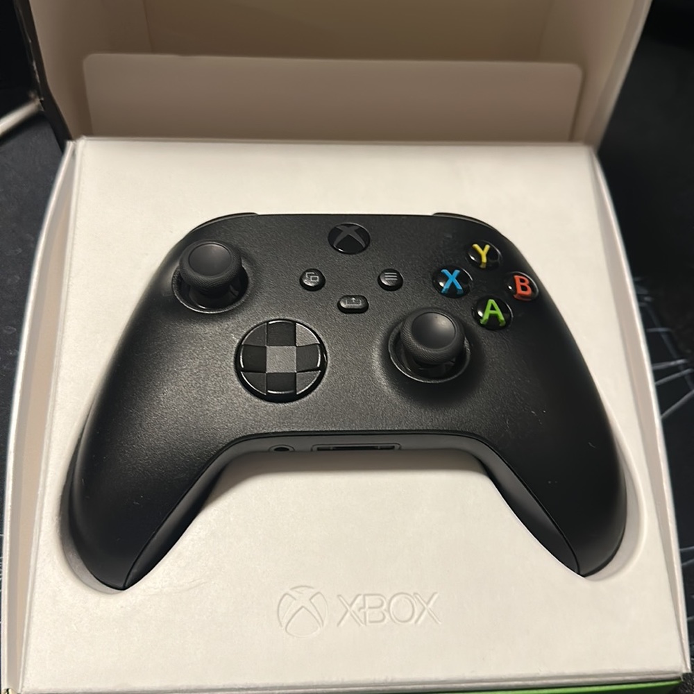 Xbox controller - Picture 2 of 5